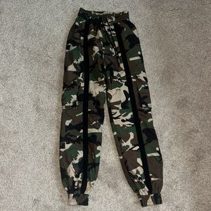 Danielle Guizio camouflage pants!
